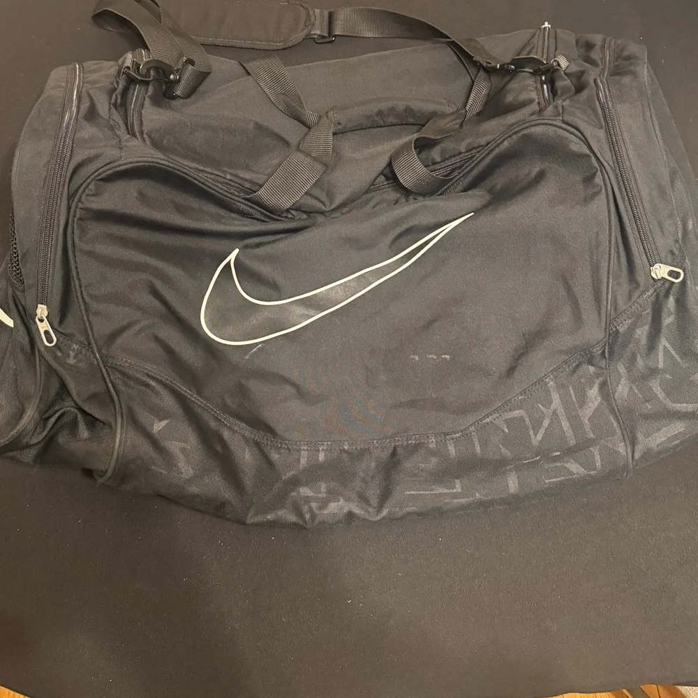 Nike Extra Large Duffle Bag - Black